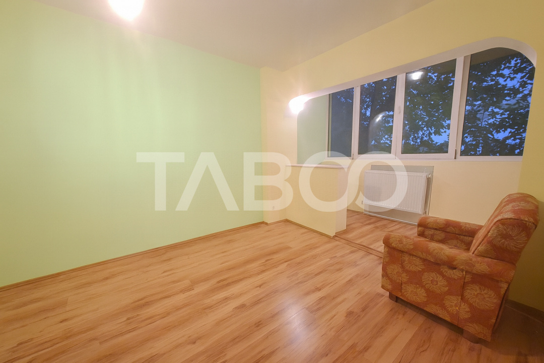 2 camere de vanzare la etajul 1 - Apartament decomandat cu pivnita in Sibiu - Intrarea Siretului
