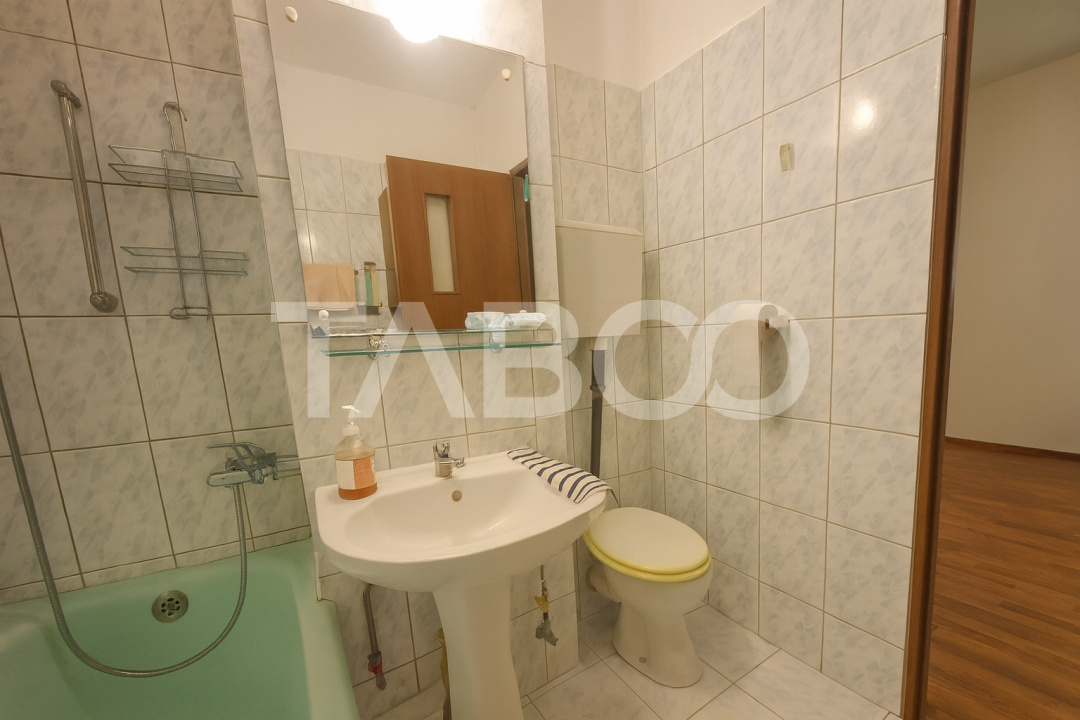 2 camere de vanzare la etajul 1 - Apartament decomandat cu pivnita