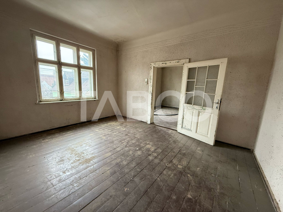 3 apartamente la casa de vanzare 132 mpu si curte 966 mp zona Turnisor