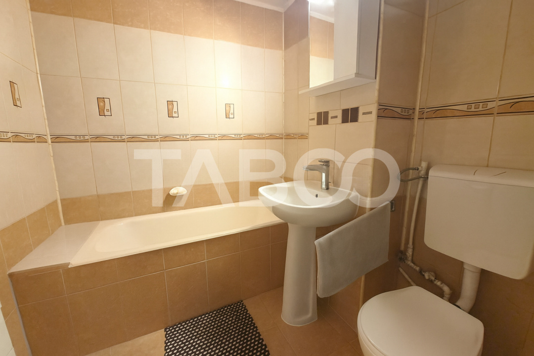 3 camere decomandate de vanzare la etajul 2 cu balcon si pivnita