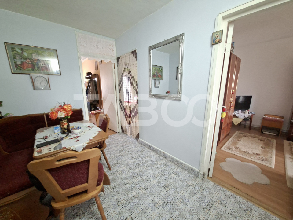 3 camere decomandate de vanzare la etajul 2 cu balcon si pivnita