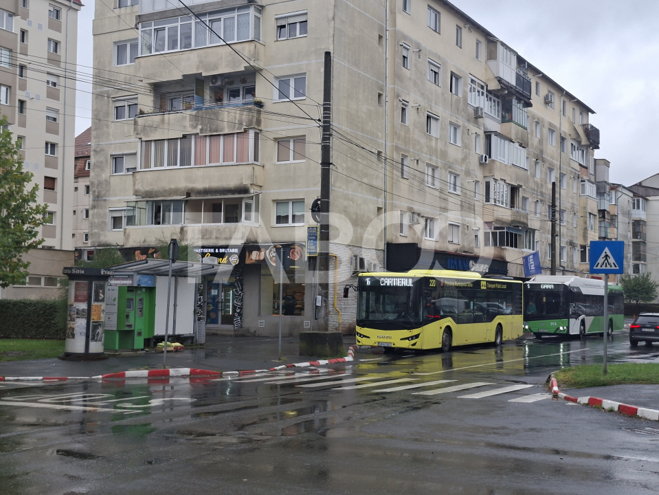 3 camere decomandate de vanzare la etajul 2 cu balcon si pivnita