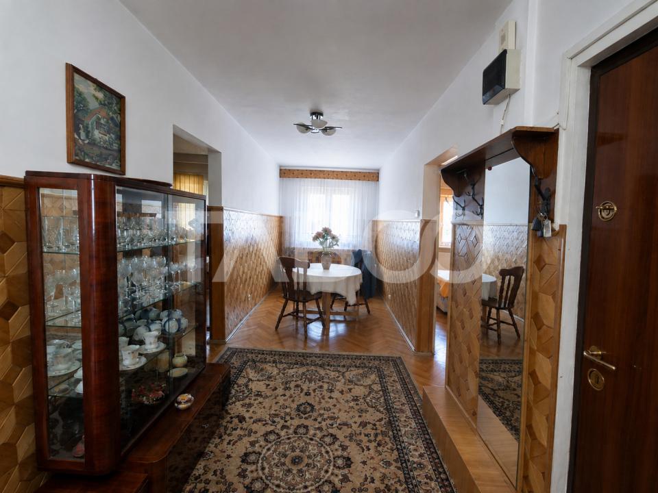 Ap 3 camere 2 bai 2 balcoane pivnita etaj 2 Str.Rusciorului Lidl Cibin
