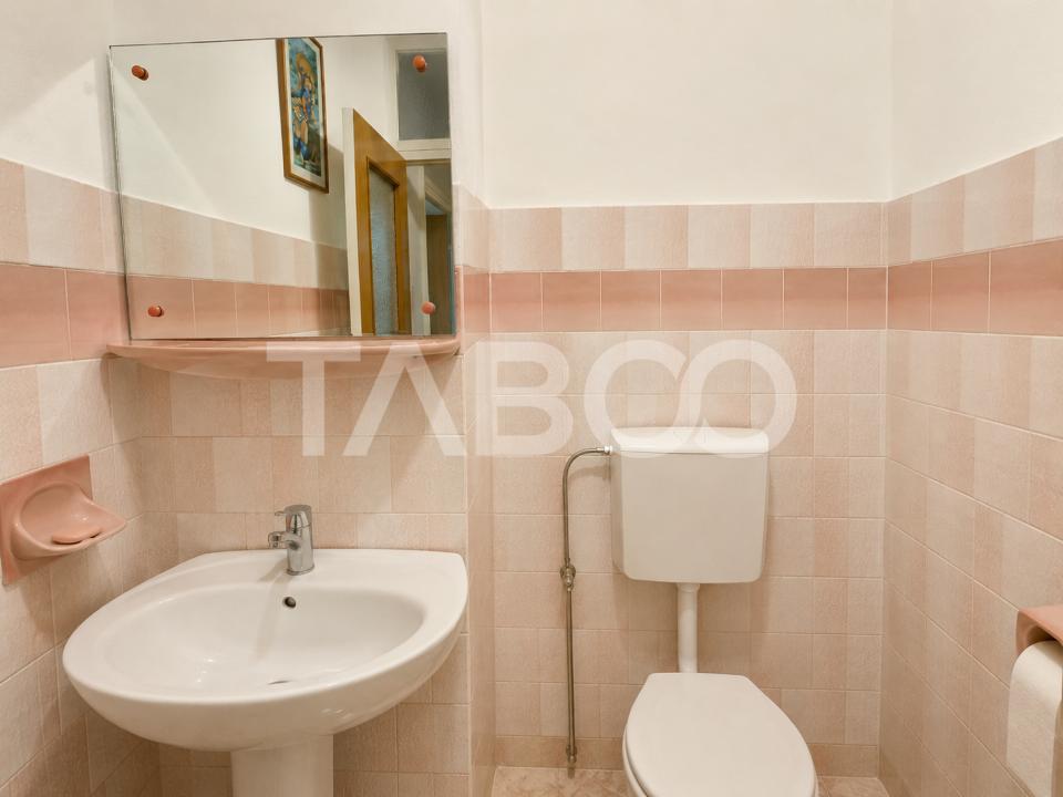 Ap 3 camere 2 bai 2 balcoane pivnita etaj 2 Str.Rusciorului Lidl Cibin