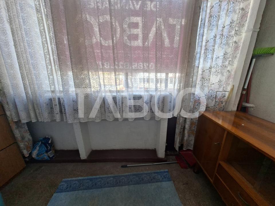 Ap 3 camere 2 bai 2 balcoane pivnita etaj 2 Str.Rusciorului Lidl Cibin