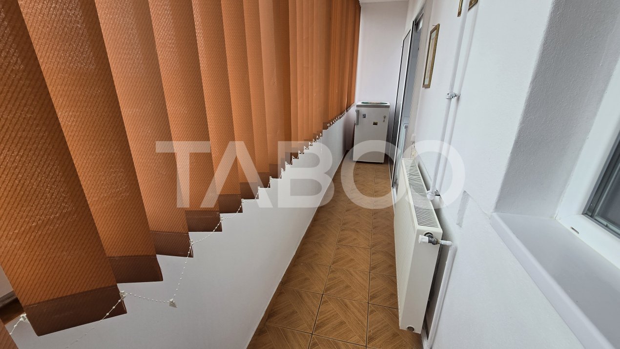 Aparament de vanzare decomandat Strand 2 camere balcon mobilat utilat