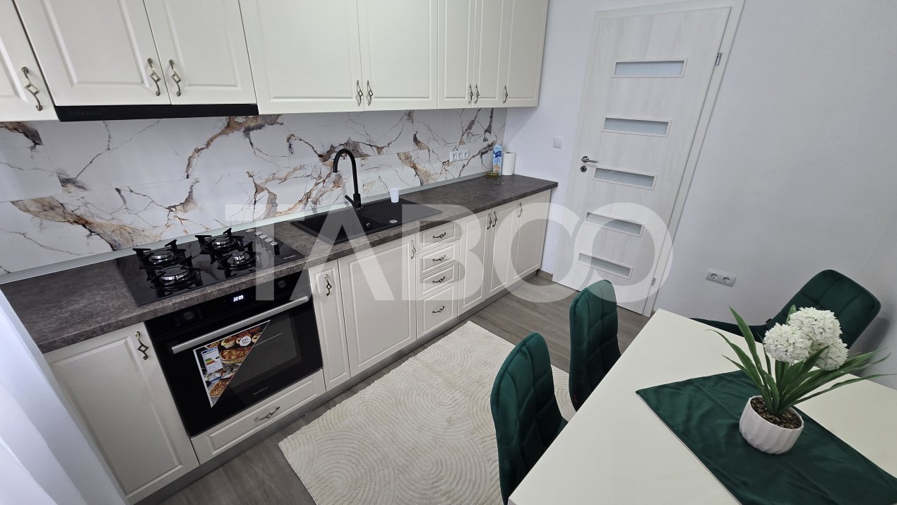 Aparament de vanzare decomandat Strand 2 camere balcon mobilat utilat