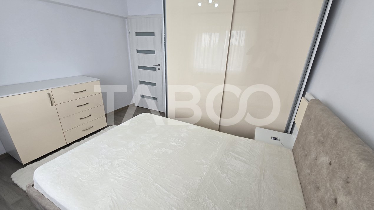 Aparament de vanzare Strand etaj intermediar 2 camere decomandat