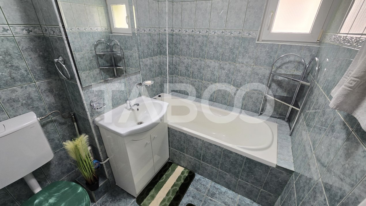 Aparament de vanzare Strand etaj intermediar 2 camere decomandat