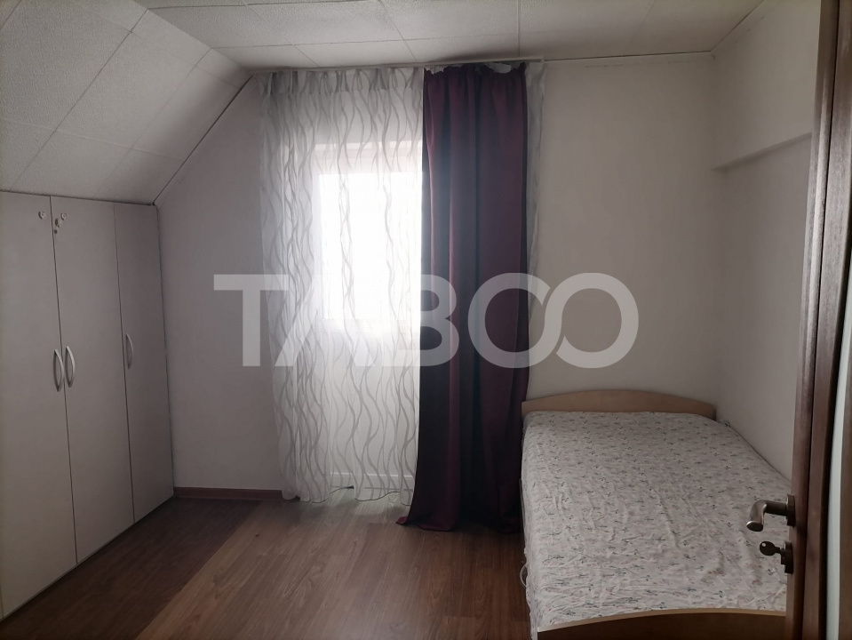 Apartamen 3 camere si balcon etaj 3 in zona Trei Stejari de inchiriat 