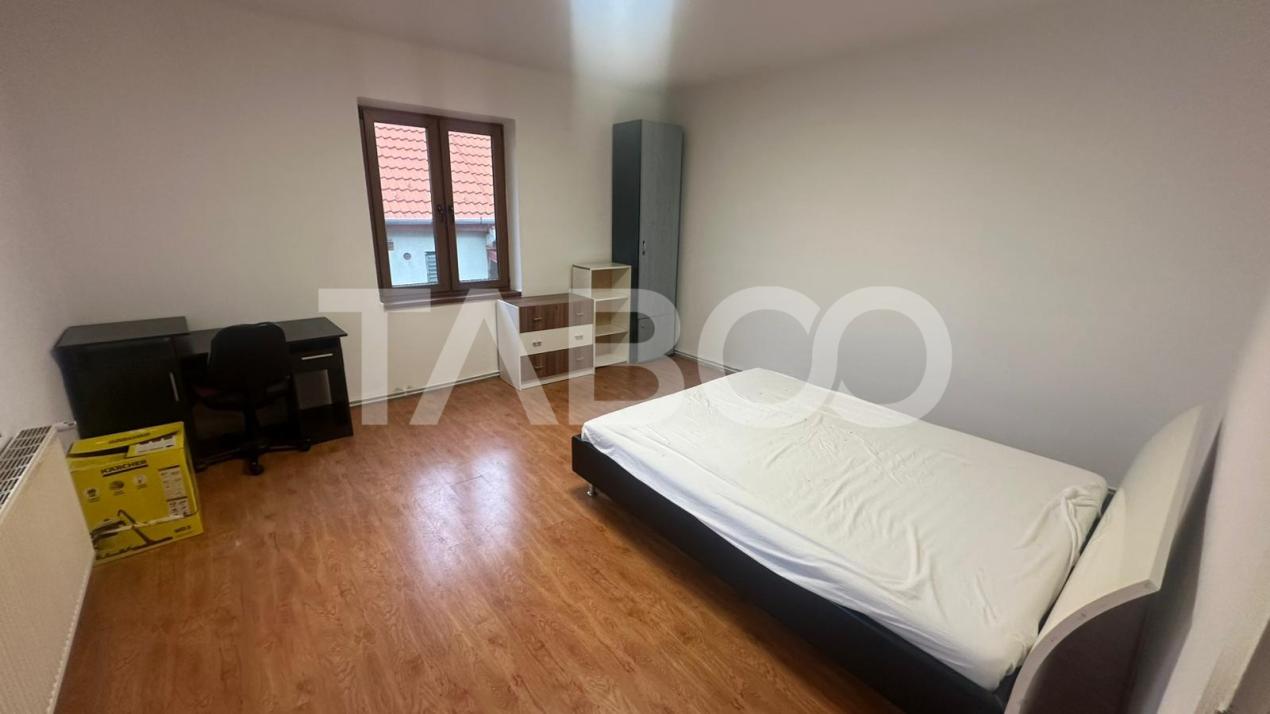 Apartament 105 mpu cu curte  la casa 3 camere zona Tiglari Sibiu 