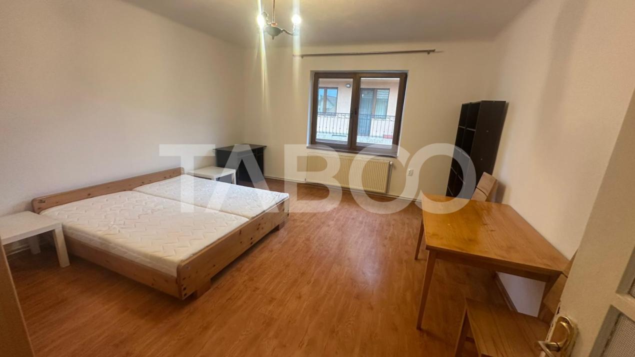 Apartament 105 mpu cu curte  la casa 3 camere zona Tiglari Sibiu 