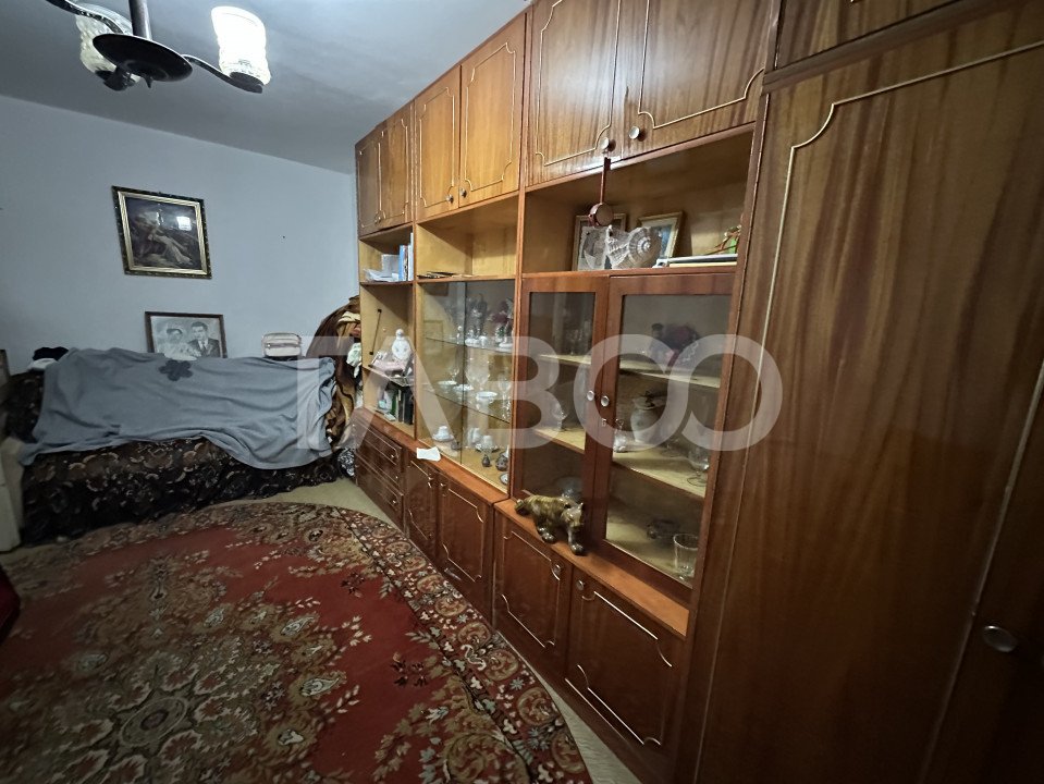 Apartament 2 camere 2 balcone boxa la subsol  etaj 3 Zona Castanului