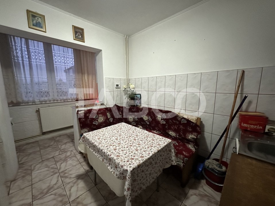 Apartament 2 camere 2 balcone boxa la subsol  etaj 3 Zona Castanului