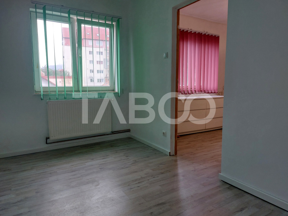 Apartament 2 camere 30 mp etaj 2 spre soare Stejarului Cisnadie
