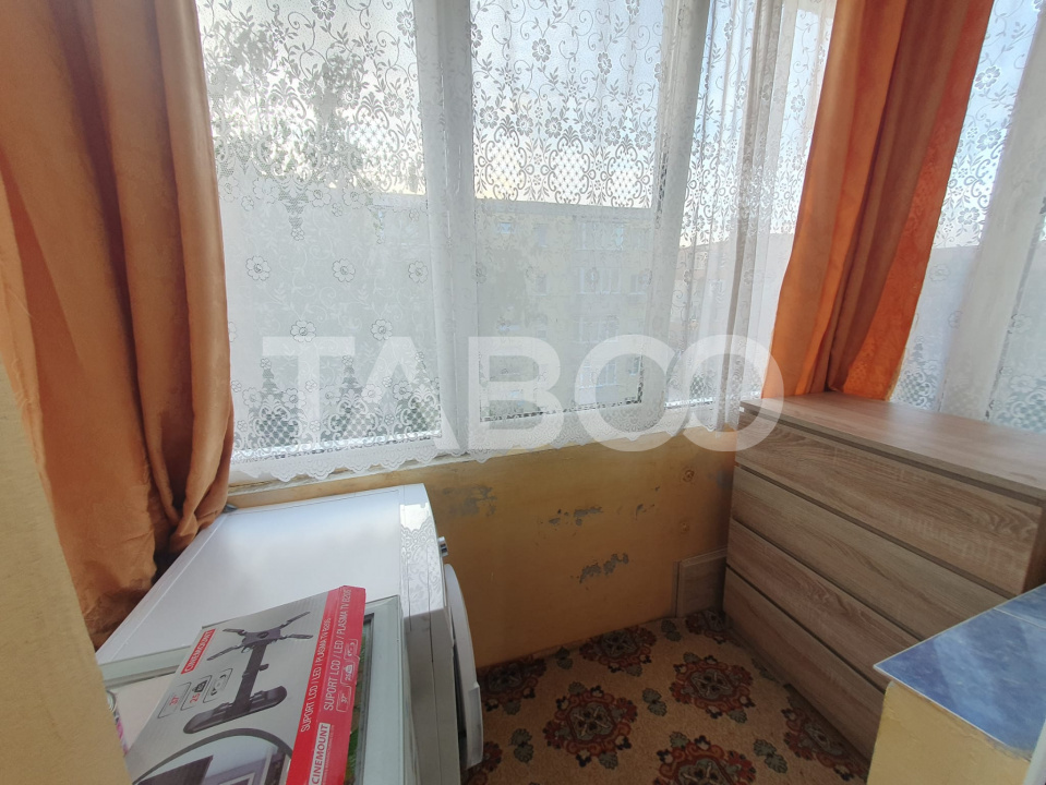 Apartament 2 camere 43 mp utili semidecomandat etaj 3 zona Negoiu