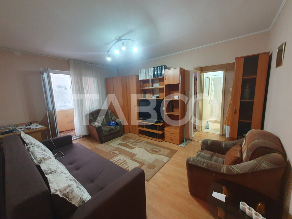 Apartament 2 camere 43 mp utili semidecomandat etaj 3 zona Negoiu in Fagaras - Negoiu