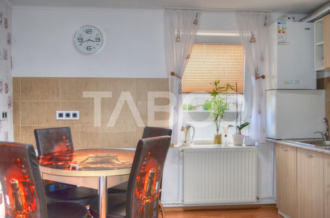 Apartament 2 camere 44 mp utili ETAJ 1 curte amenajata central Sibiu