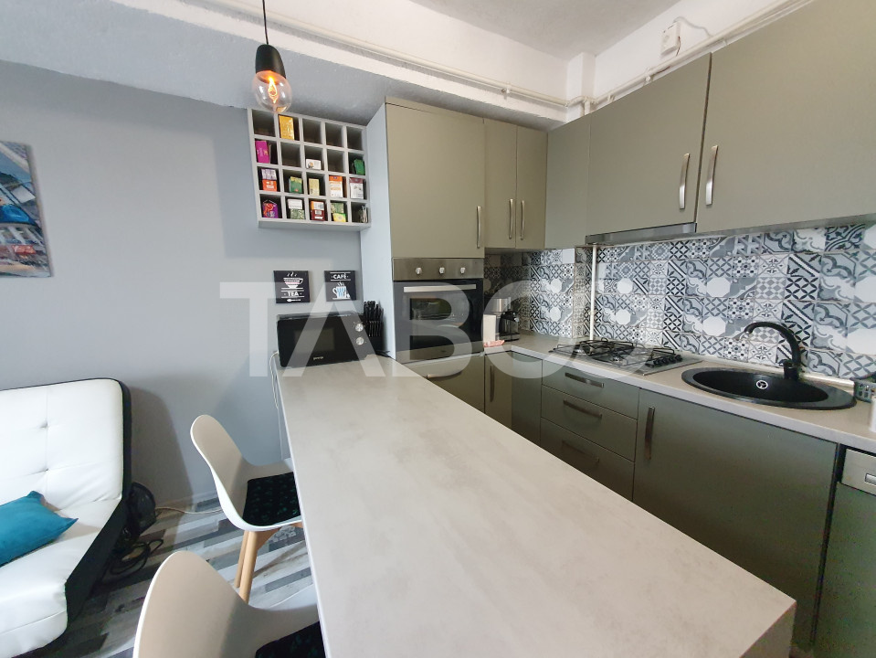 Apartament 2 camere 45 mp balcon etaj intermediar zona Doamna Stanca