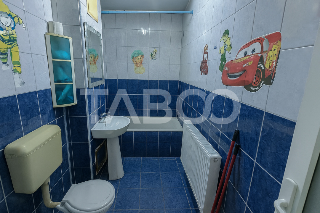 Apartament 2 camere 54mpu decomandat pivnita balcon Vasile Aaron Sibiu