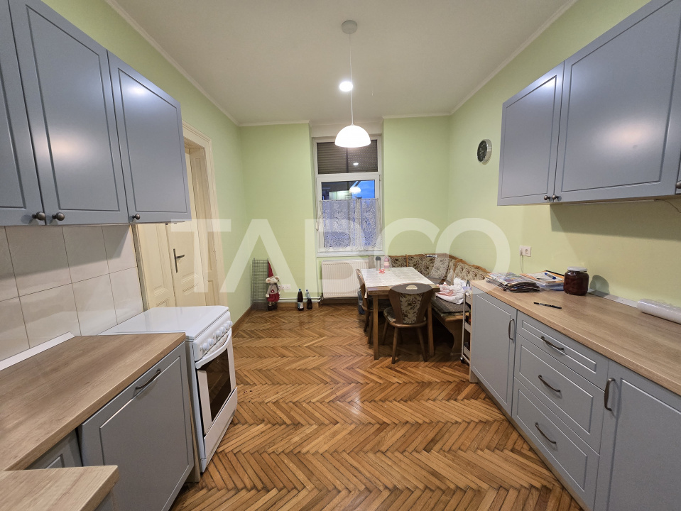 Apartament 2 camere 77mpu etaj 1 loc de parcare in Centrul Istoric