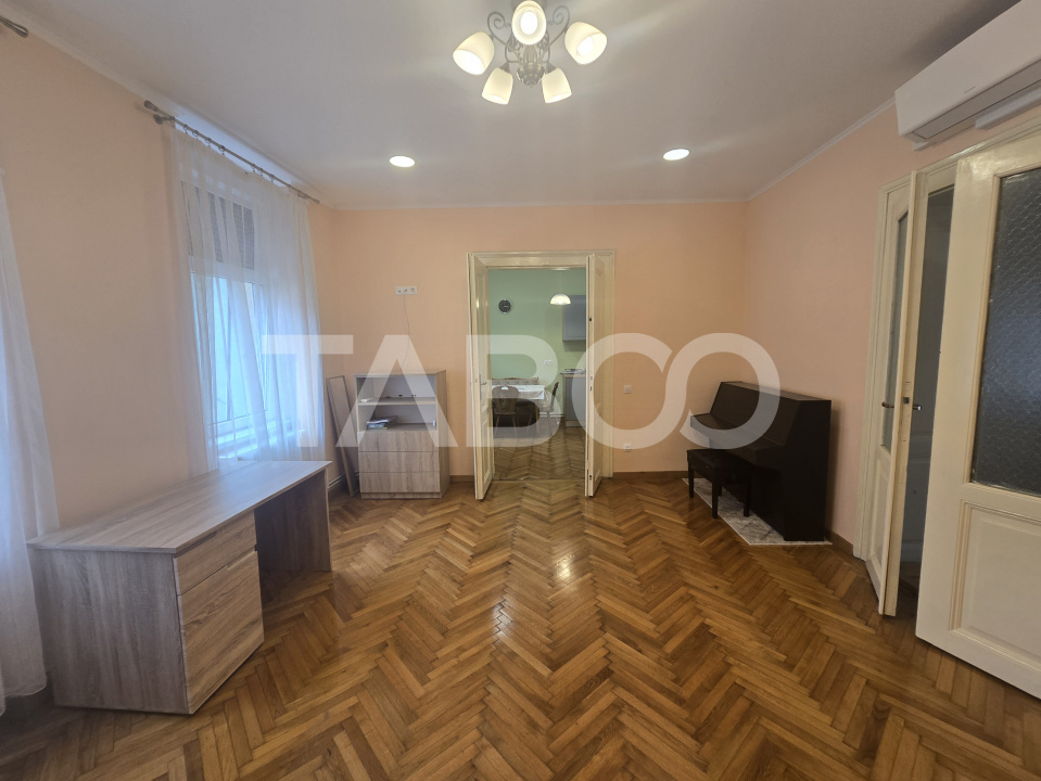 Apartament 2 camere 77mpu etaj 1 loc de parcare in Centrul Istoric