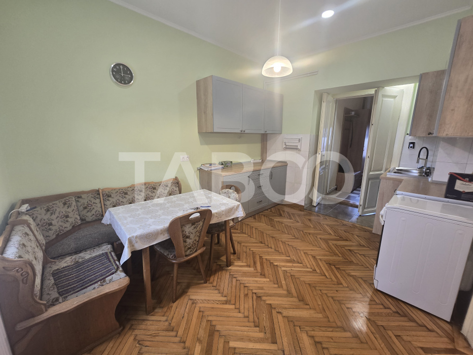 Apartament 2 camere 77mpu etaj 1 loc de parcare in Centrul Istoric