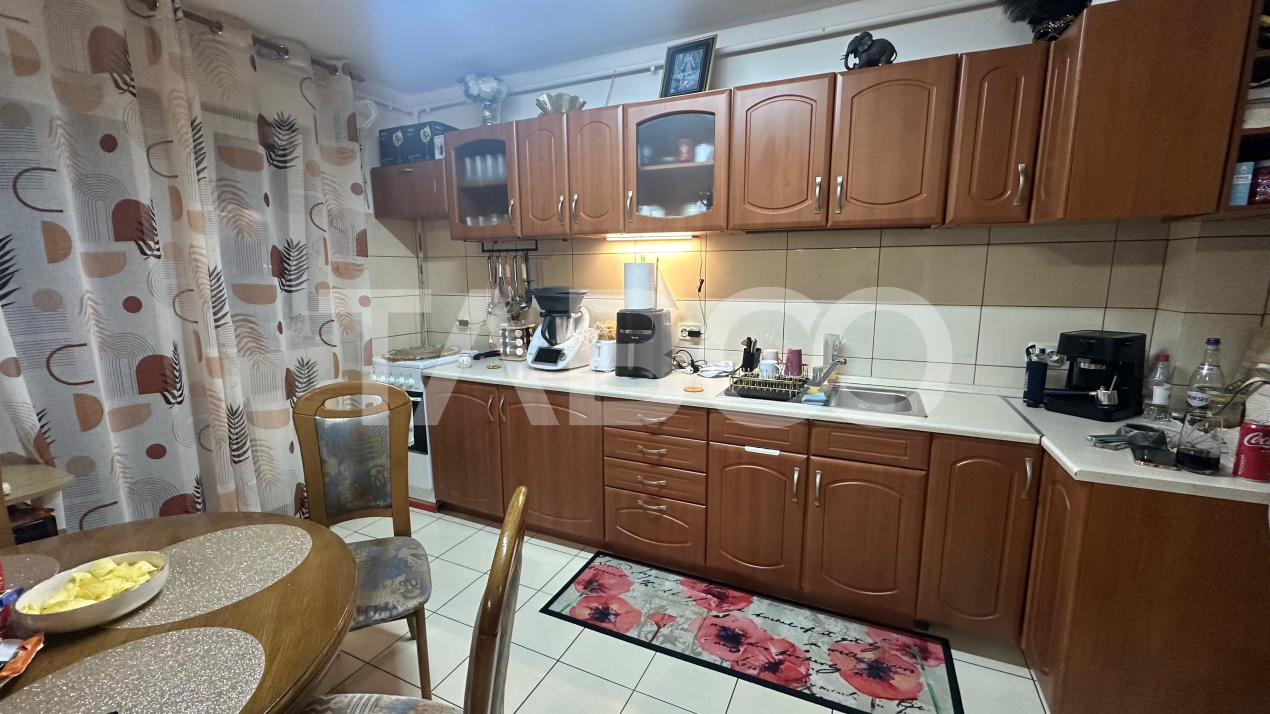 Apartament 2 camere balcon loc parcare 52mpu decomandat Selimbar Sibiu