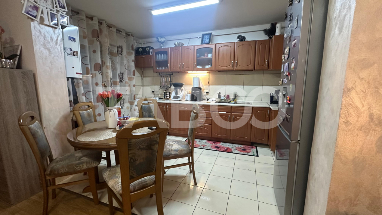 Apartament 2 camere balcon loc parcare 52mpu decomandat Selimbar Sibiu