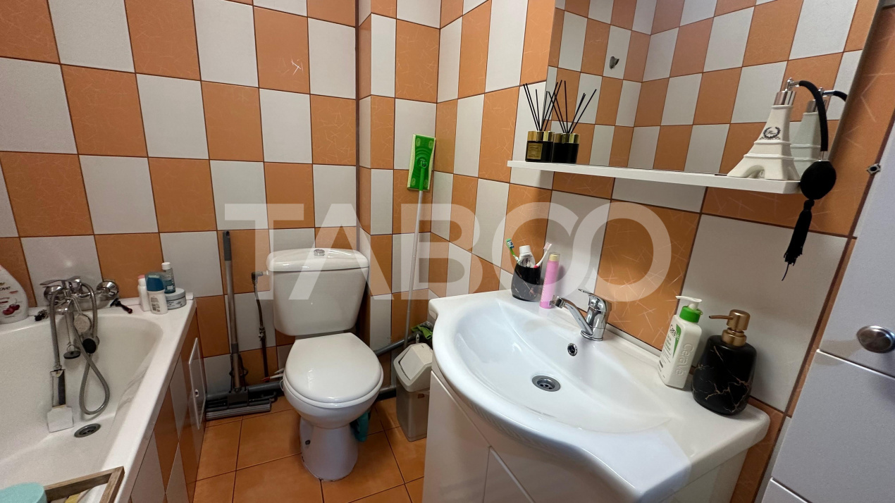 Apartament 2 camere balcon loc parcare 52mpu decomandat Selimbar Sibiu