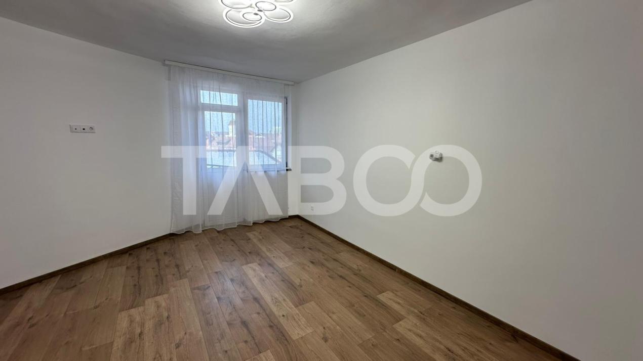 Apartament 2 camere balcon modern loc de parcare zona Turnisor Sibiu