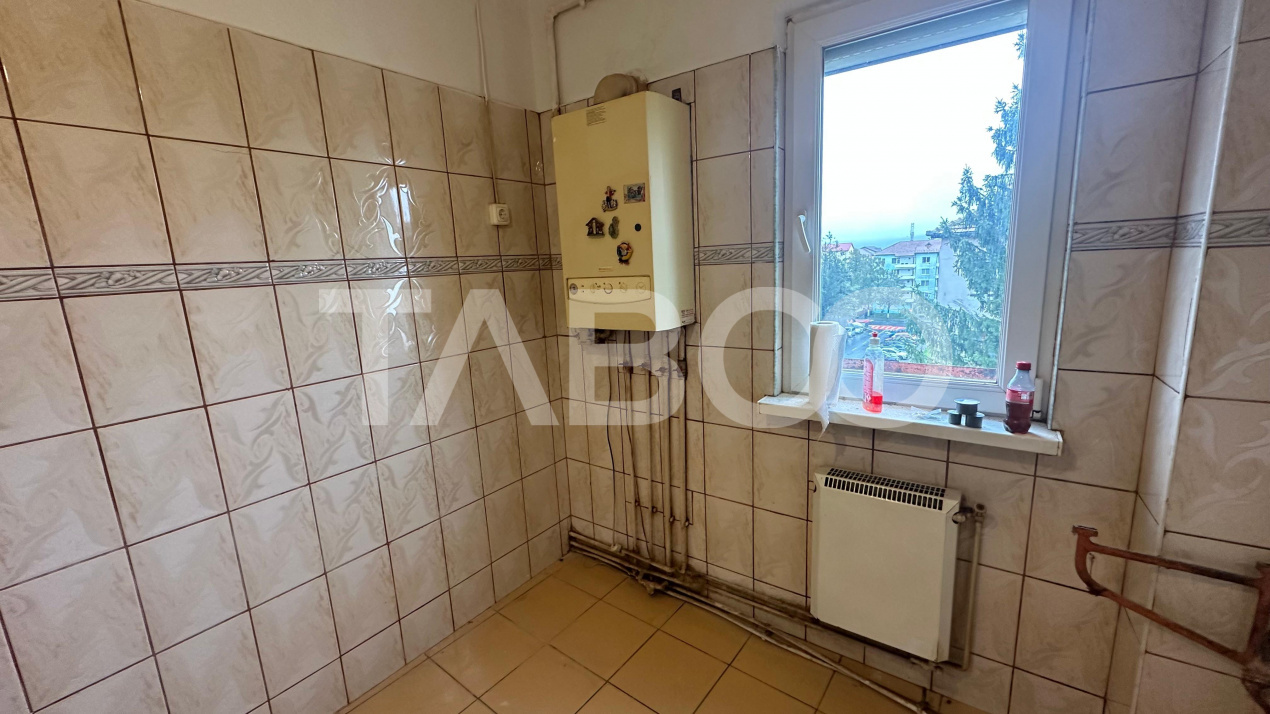 Apartament 2 camere balcon si pivnita zona Mihai Viteazul Sibiu 