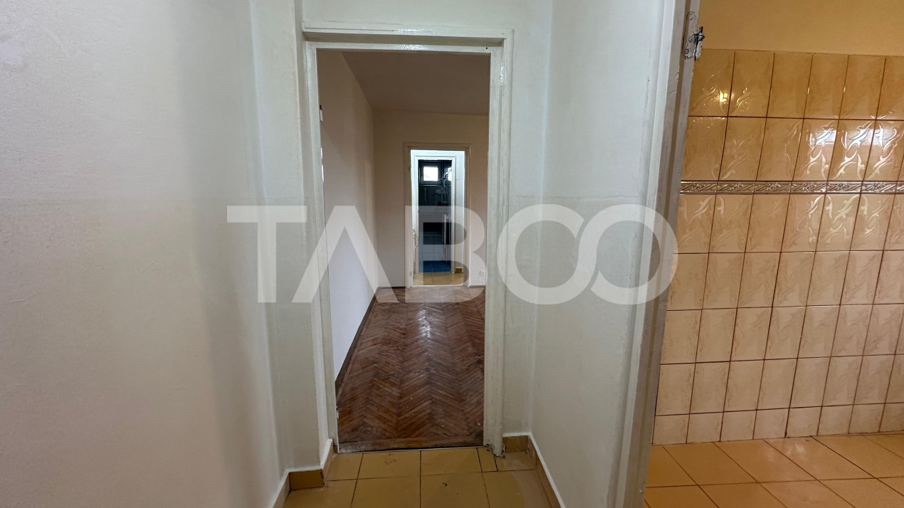 Apartament 2 camere balcon si pivnita zona Mihai Viteazul Sibiu 
