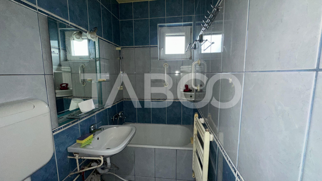 Apartament 2 camere balcon si pivnita zona Mihai Viteazul Sibiu 