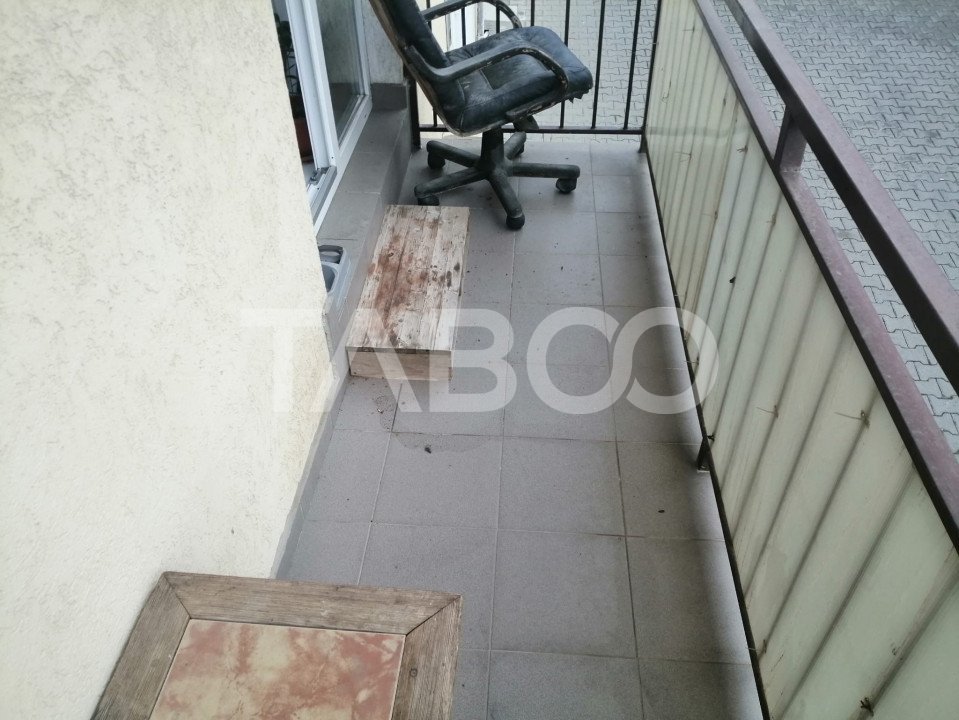 Apartament 2 camere complet mobilat de inchiriat etaj intermediar boxa