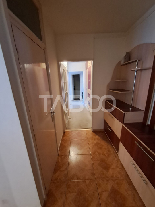 Apartament 2 camere cu balcon 2 bai si boxa la subsol de inchiriat 