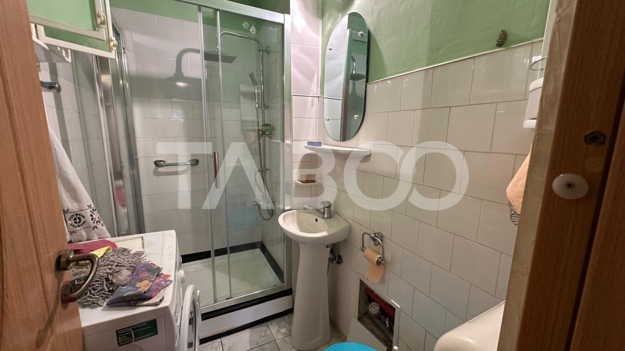 Apartament 2 camere cu balcon de vanzare decomandat zona Strand Sibiu 