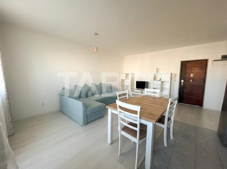 Apartament 2 camere cu balcon si parcare privata de inchiriat