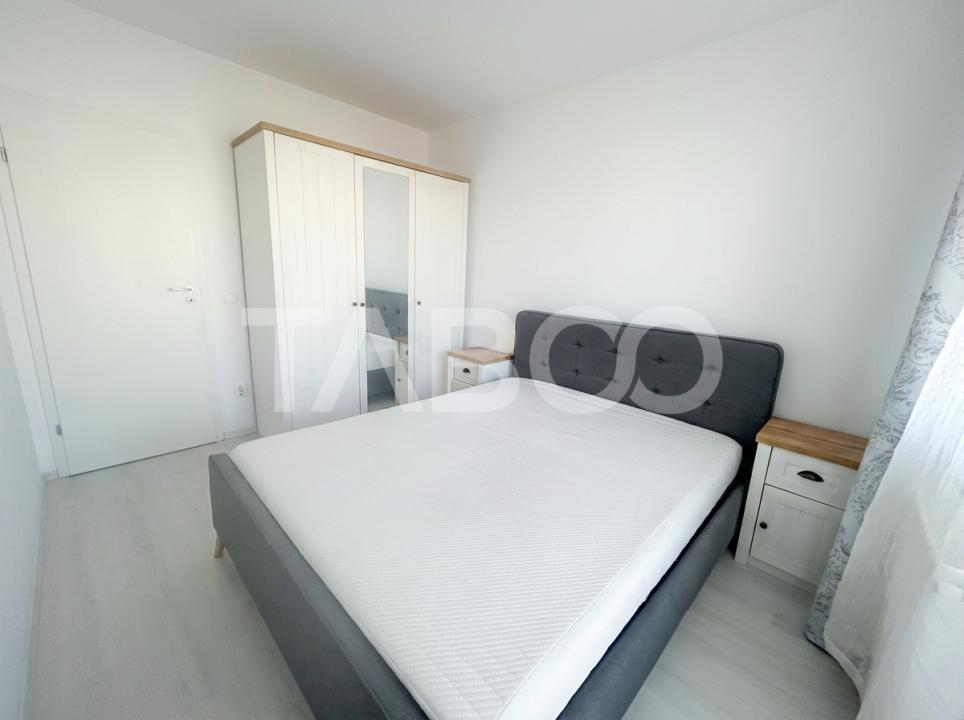 Apartament 2 camere cu balcon si parcare privata de inchiriat