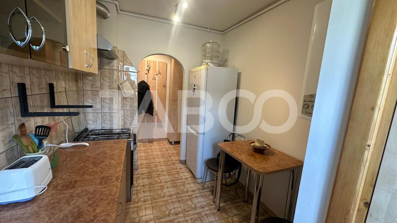 Apartament 2 camere cu balcon si pivnita zona Rahovei Sibiu 