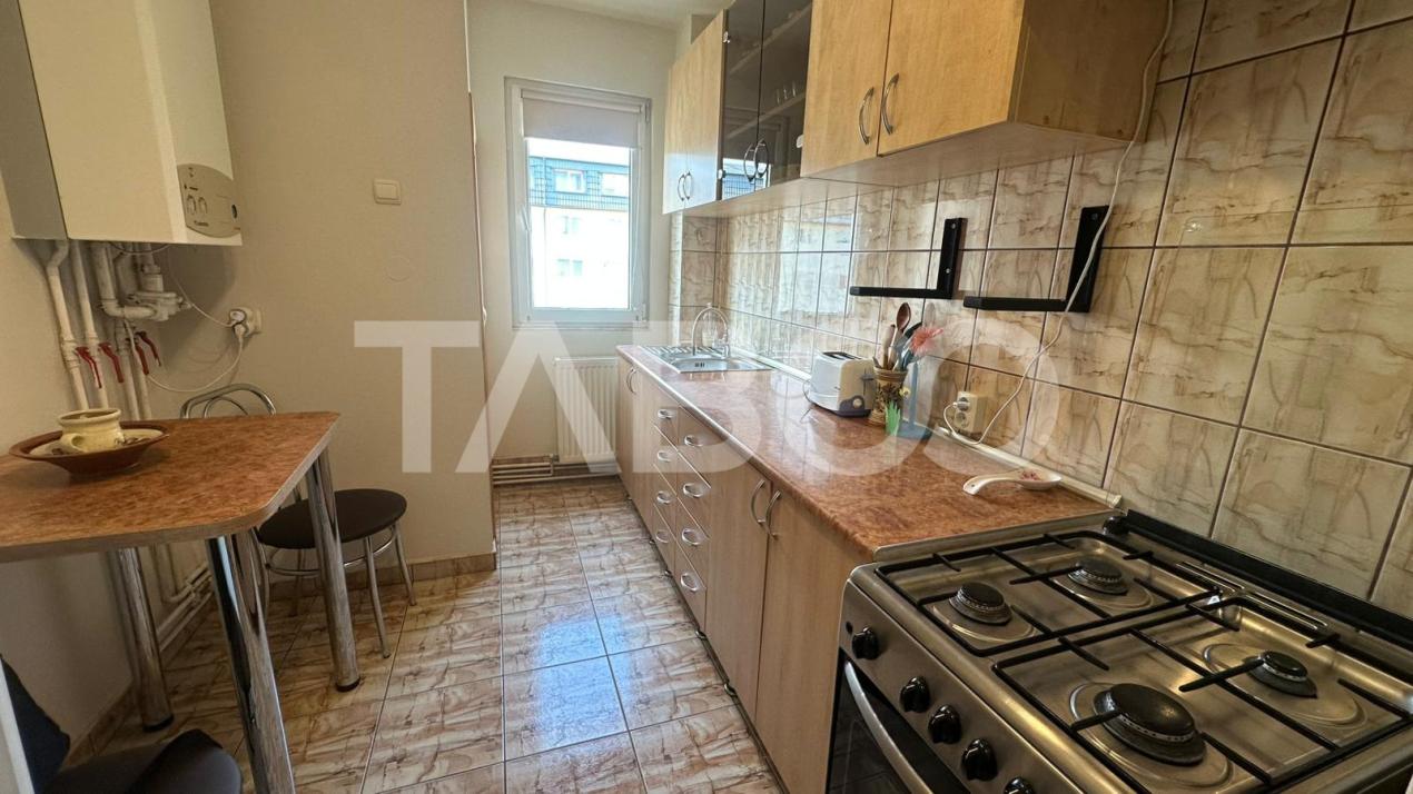 Apartament 2 camere cu balcon si pivnita zona Rahovei Sibiu 