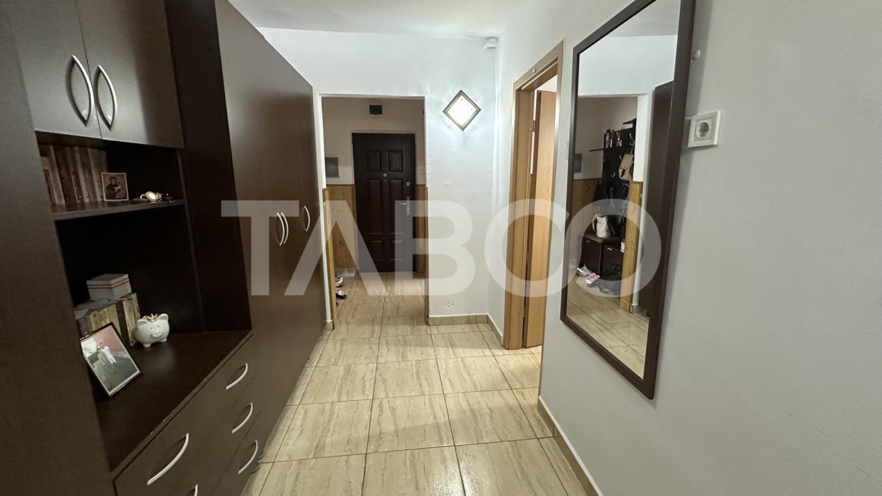 Apartament 2 camere cu pivnita decomandat  balcon Mihai Viteazul Sibiu