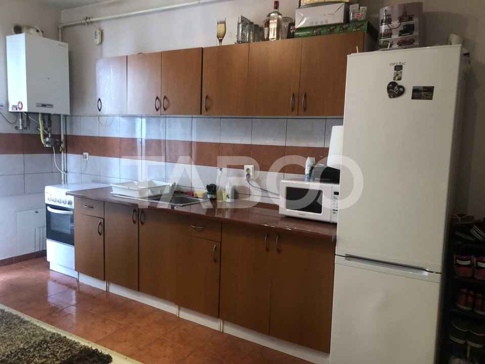 Apartament 2 camere de inchiriat balcon parcare Sibiu Doamna Stanca
