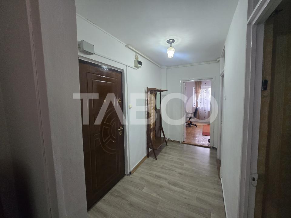 Apartament 2 camere de inchiriat decomandat 52 mp zona Strand Sibiu