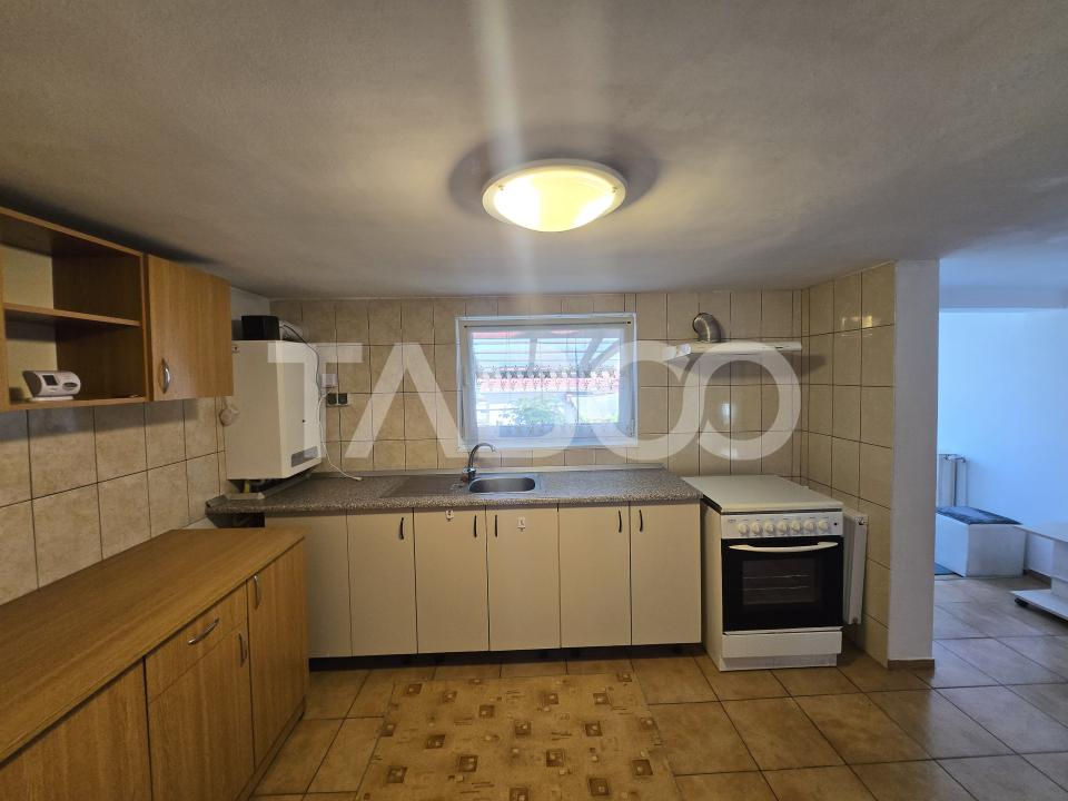 Apartament 2 camere de inchiriat decomandat 60 mpu zona Lupeni Sibiu