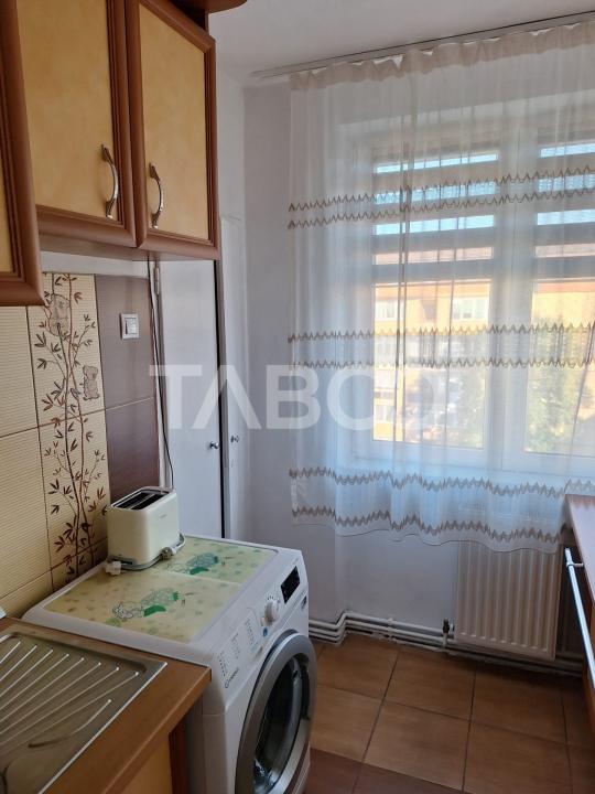 Apartament 2 camere de inchiriat semidecomandat 46 mp zona Terezian