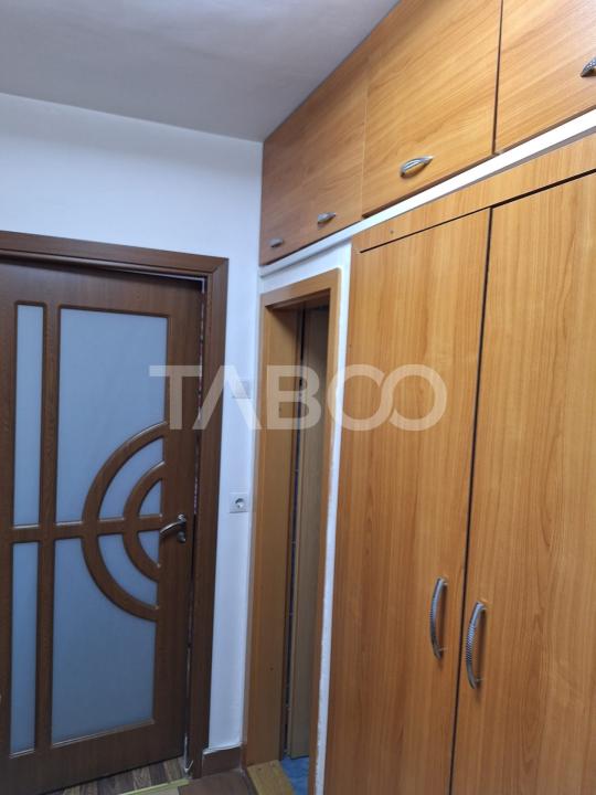Apartament 2 camere de inchiriat semidecomandat 46 mp zona Terezian