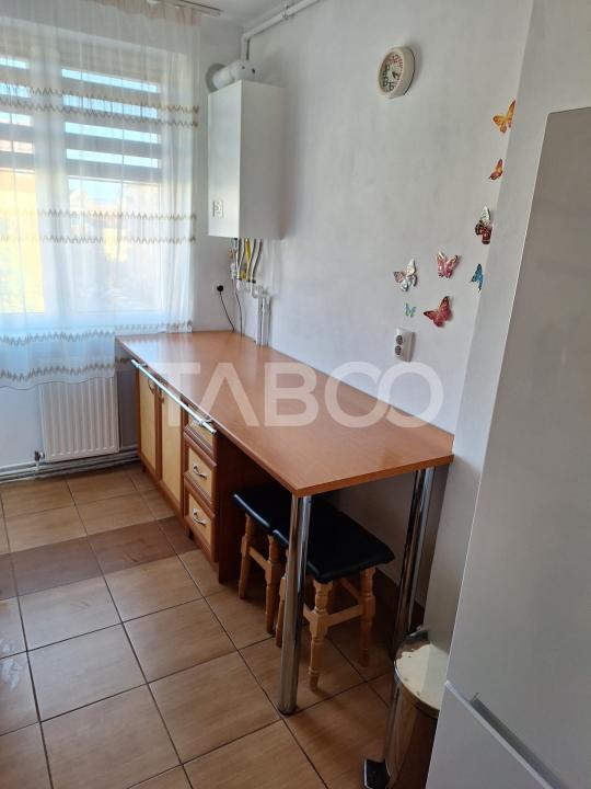 Apartament 2 camere de inchiriat semidecomandat 46 mp zona Terezian