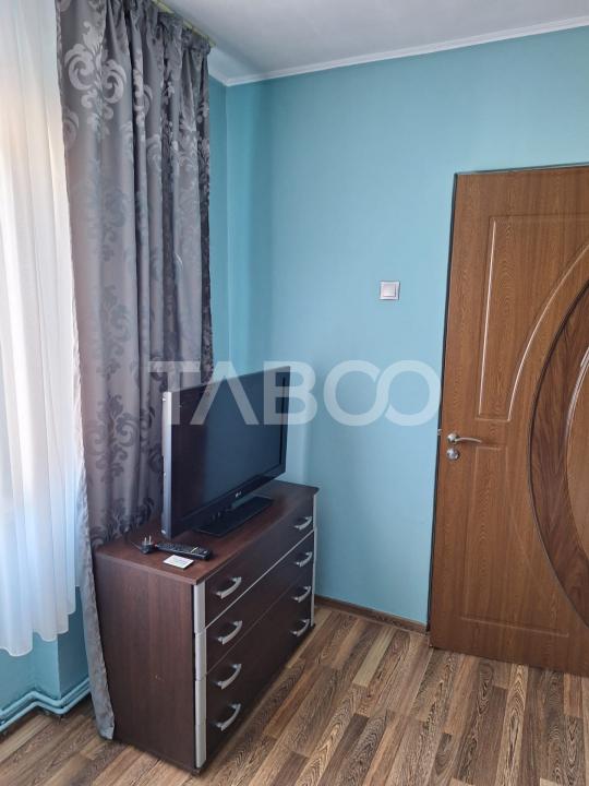 Apartament 2 camere de inchiriat semidecomandat 46 mp zona Terezian