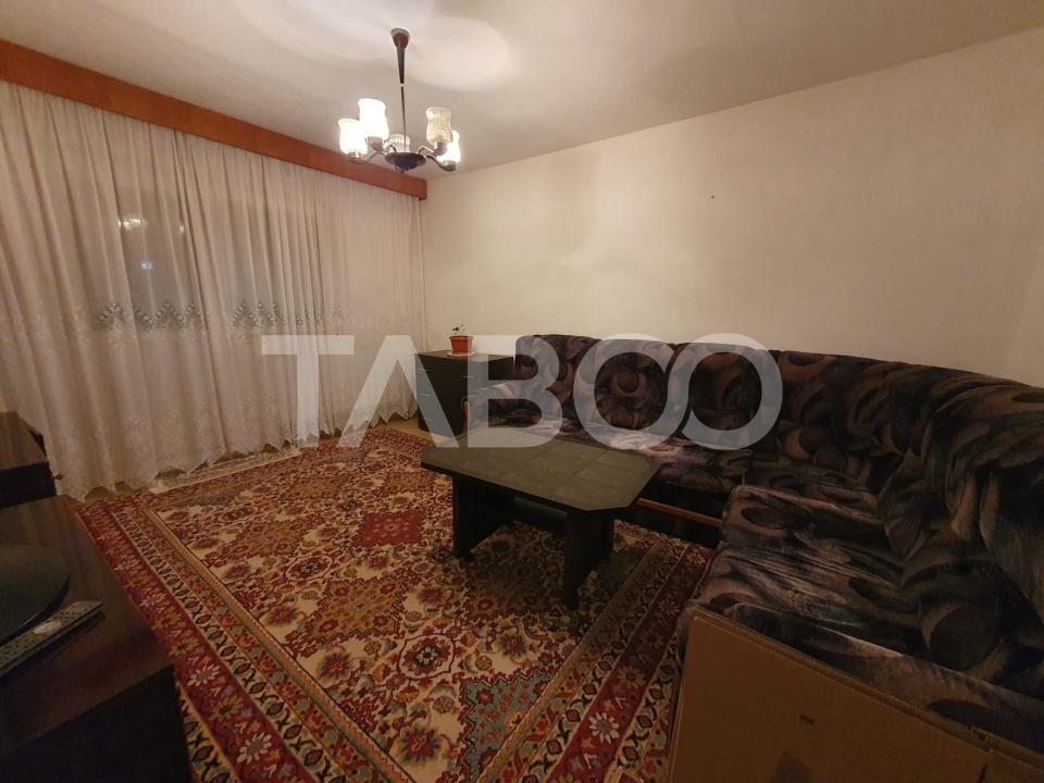 Apartament 2 camere de inchiriat zona 1 Decembrie etaj 2 in Fagaras - 1 Decembrie 1918